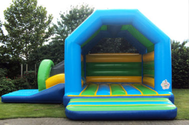 Springkussen ‘Bouncer Slide’ huren