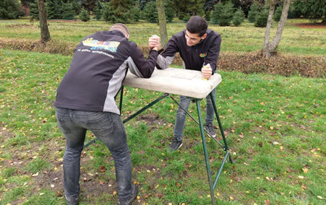 Zeskamp spel 'Armworstel' huren