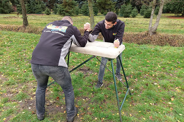 Zeskamp spel ‘Armworstel’ huren