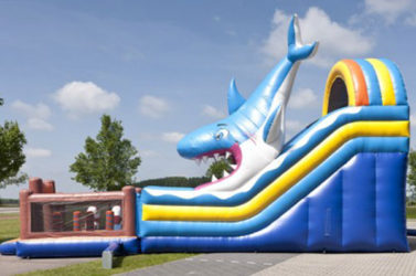 Springkussen ‘Mega Shark Slide & Jump’ huren